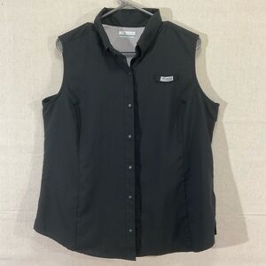 Columbia sportswear company.
Black , XL, women’s ,  vest . A+++